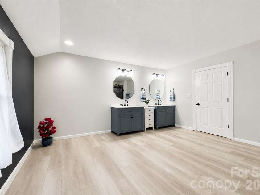 5725 Gunpowder Road, Granite Falls, NC 28630.  MLS# CAR4418292, YatesRealty ID 49130. 