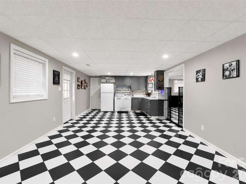 5725 Gunpowder Road, Granite Falls, NC 28630.  MLS# CAR4418292, YatesRealty ID 49130. 