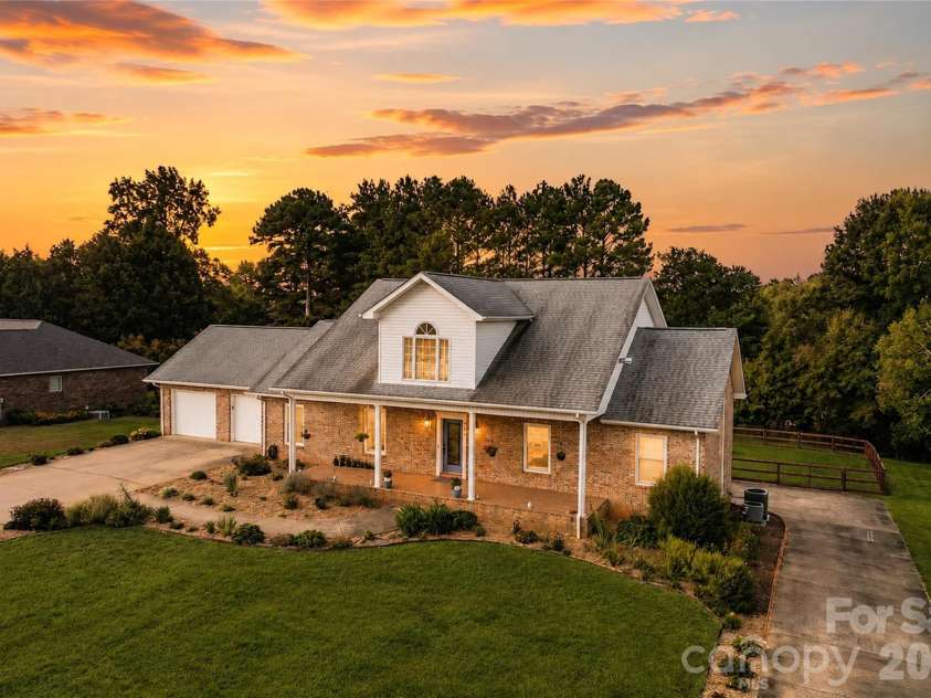5725 Gunpowder Road, Granite Falls, NC 28630.  MLS# CAR4418292, YatesRealty ID 49130. 