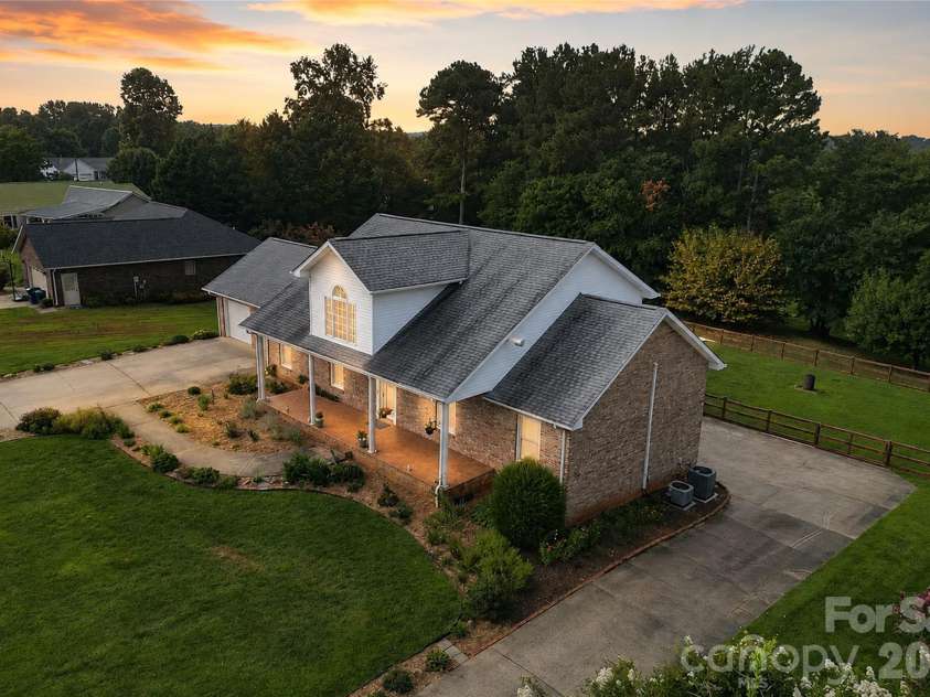 5725 Gunpowder Road, Granite Falls, NC 28630.  MLS# CAR4418292, YatesRealty ID 49130. 