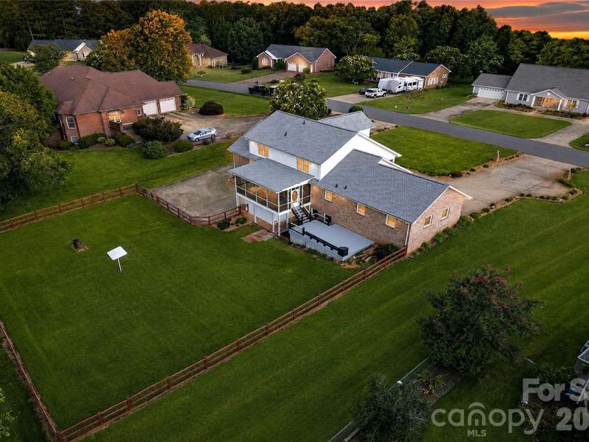 5725 Gunpowder Road, Granite Falls, NC 28630.  MLS# CAR4418292, YatesRealty ID 49130. 