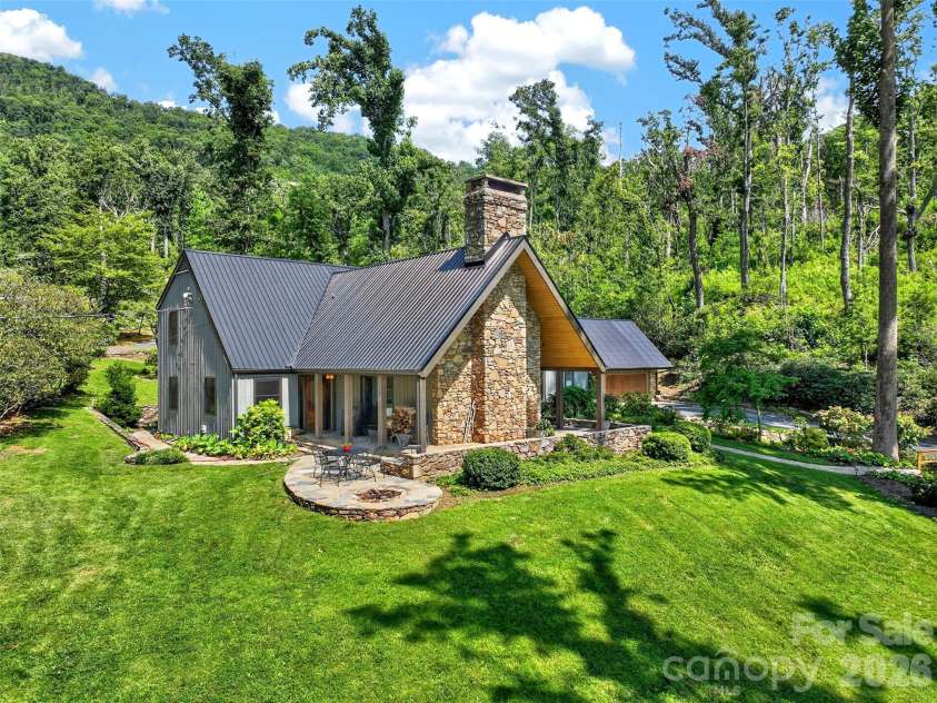 299 Webb Cove Road, Asheville, NC 28804.  MLS# CAR4417747, YatesRealty ID 49131. 