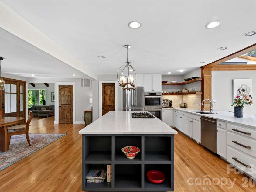 299 Webb Cove Road, Asheville, NC 28804.  MLS# CAR4417747, YatesRealty ID 49131. 