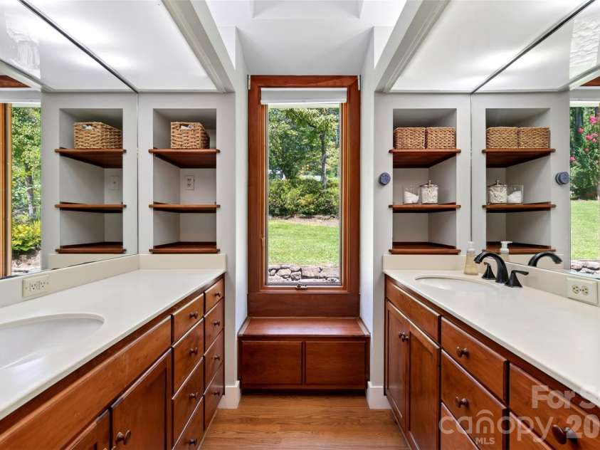 299 Webb Cove Road, Asheville, NC 28804.  MLS# CAR4417747, YatesRealty ID 49131. 