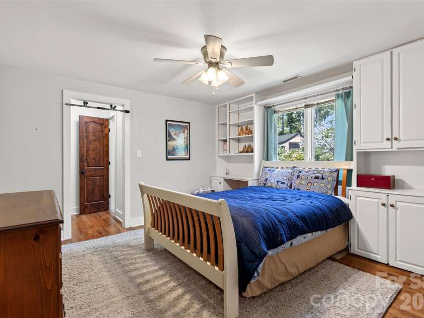 299 Webb Cove Road, Asheville, NC 28804.  MLS# CAR4417747, YatesRealty ID 49131. 