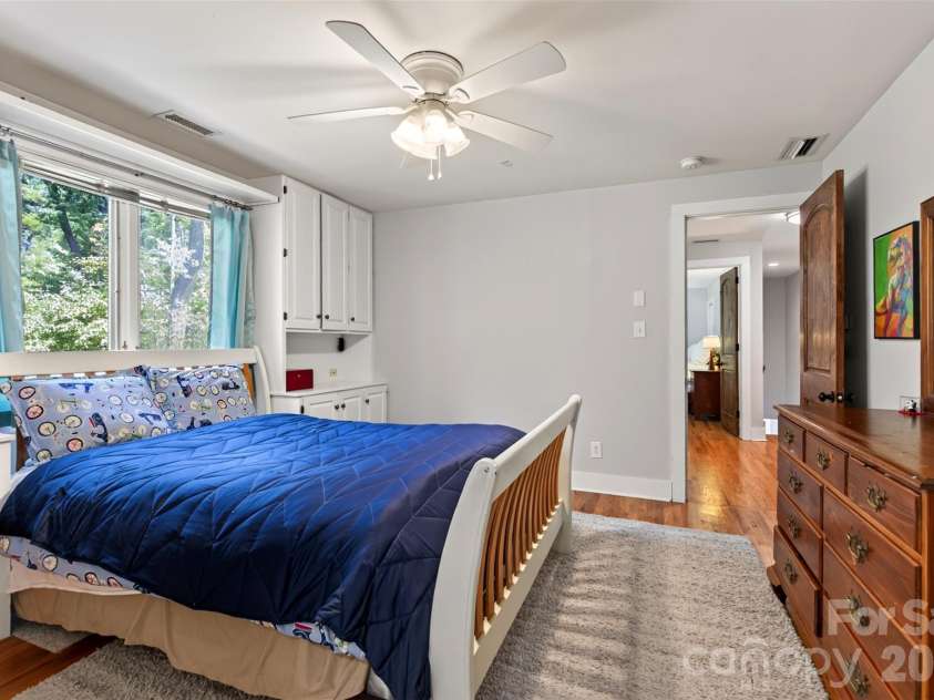 299 Webb Cove Road, Asheville, NC 28804.  MLS# CAR4417747, YatesRealty ID 49131. 