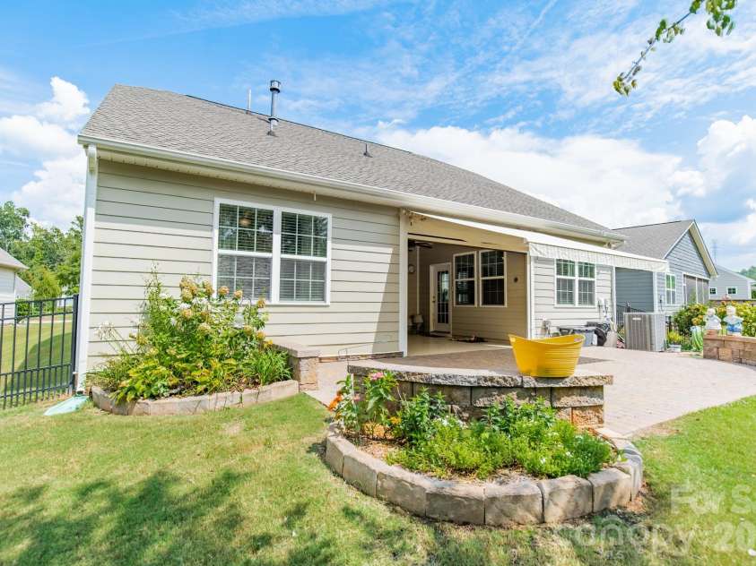 128 Picasso Trail, Mount Holly, NC 28120.  MLS# CAR4418295, YatesRealty ID 49132. 