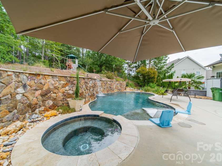 317 Holdsworth Drive, Mount Holly, NC 28120.  MLS# CAR4418279, YatesRealty ID 49133. 