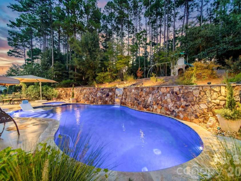317 Holdsworth Drive, Mount Holly, NC 28120.  MLS# CAR4418279, YatesRealty ID 49133. 