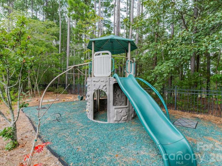 317 Holdsworth Drive, Mount Holly, NC 28120.  MLS# CAR4418279, YatesRealty ID 49133. 