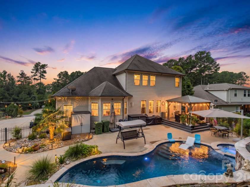 317 Holdsworth Drive, Mount Holly, NC 28120.  MLS# CAR4418279, YatesRealty ID 49133. 