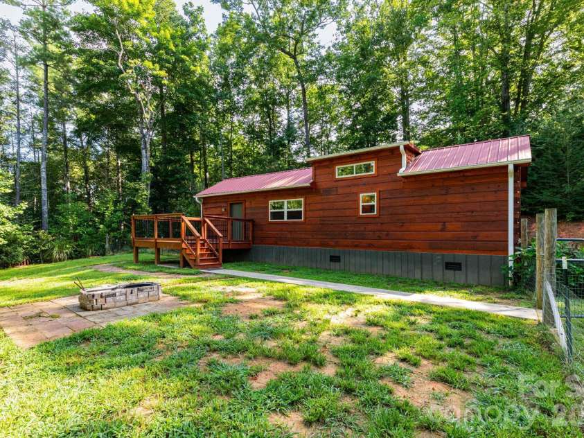 24 Old Berlin Way, Black Mountain, NC 28711.  MLS# CAR4416364, YatesRealty ID 49134. 24 Old Berlin - Front of Home