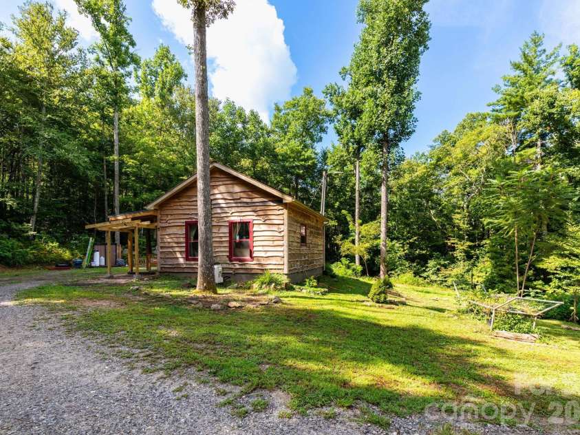 24 Old Berlin Way, Black Mountain, NC 28711.  MLS# CAR4416364, YatesRealty ID 49134. 29 Old Berlin - Access