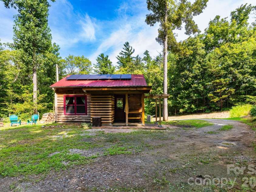 24 Old Berlin Way, Black Mountain, NC 28711.  MLS# CAR4416364, YatesRealty ID 49134. 29 Old Berlin - Front of Home