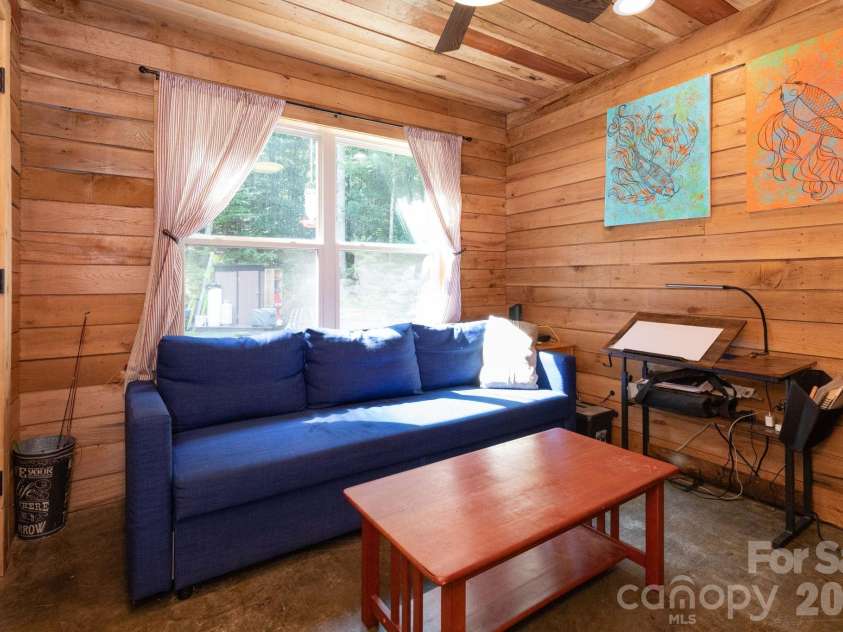 24 Old Berlin Way, Black Mountain, NC 28711.  MLS# CAR4416364, YatesRealty ID 49134. Bedroom