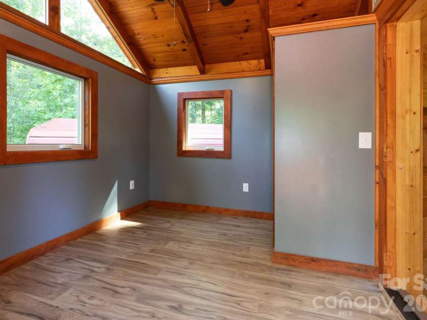 24 Old Berlin Way, Black Mountain, NC 28711.  MLS# CAR4416364, YatesRealty ID 49134. Bonus Room