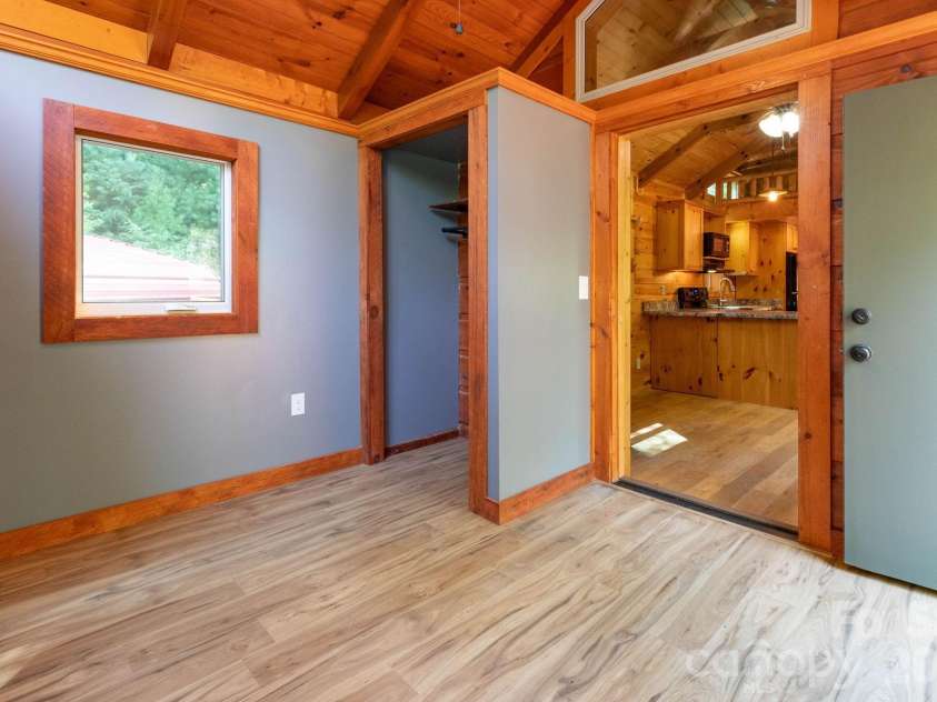 24 Old Berlin Way, Black Mountain, NC 28711.  MLS# CAR4416364, YatesRealty ID 49134. Bonus Room