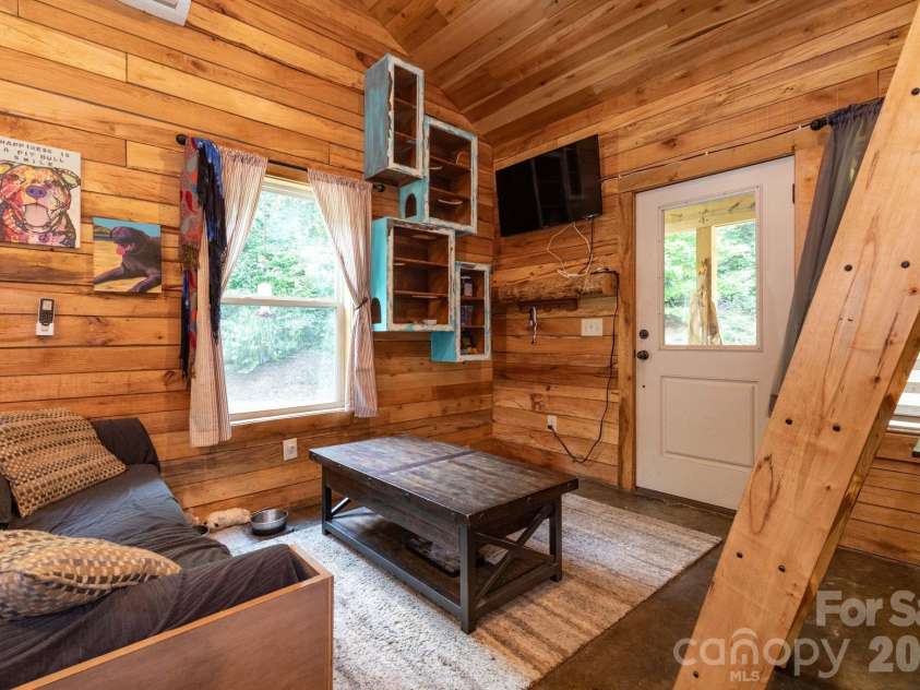 24 Old Berlin Way, Black Mountain, NC 28711.  MLS# CAR4416364, YatesRealty ID 49134. Living Room