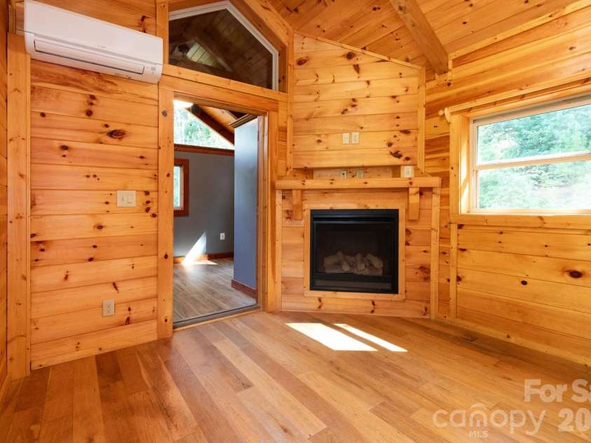 24 Old Berlin Way, Black Mountain, NC 28711.  MLS# CAR4416364, YatesRealty ID 49134. Living/Dining Area