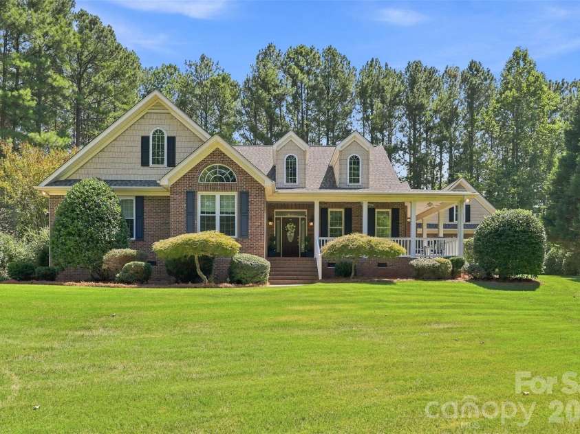 2290 Northview Harbour Drive, Sherrills Ford, NC 28673.  MLS# CAR4414469, YatesRealty ID 49135. 