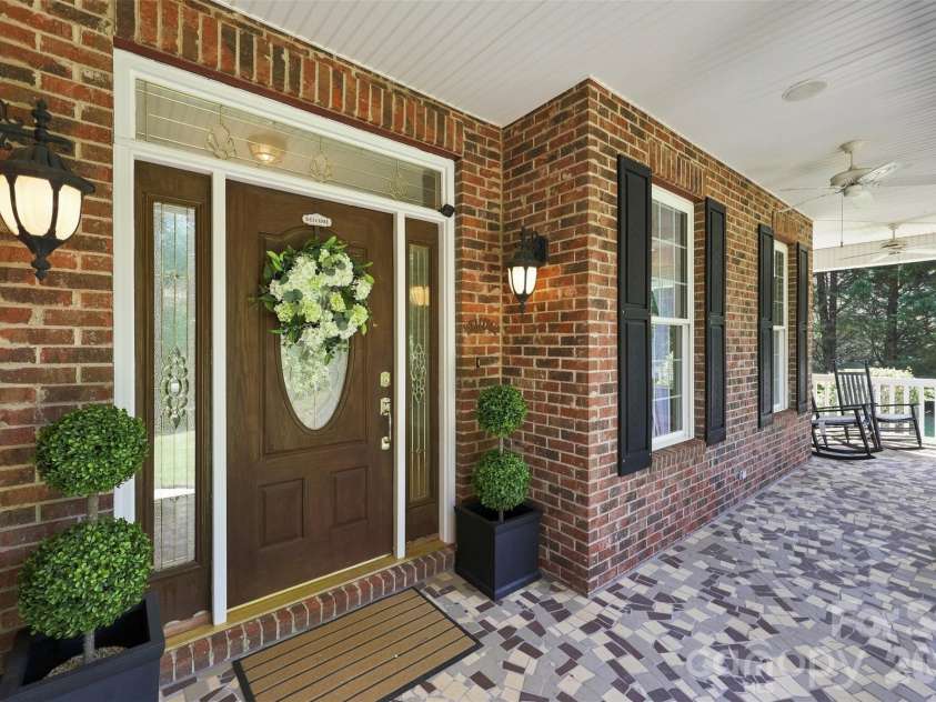 2290 Northview Harbour Drive, Sherrills Ford, NC 28673.  MLS# CAR4414469, YatesRealty ID 49135. 