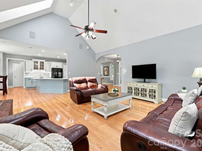 2290 Northview Harbour Drive, Sherrills Ford, NC 28673.  MLS# CAR4414469, YatesRealty ID 49135. 