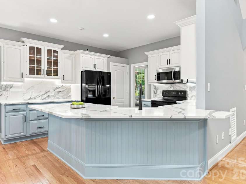 2290 Northview Harbour Drive, Sherrills Ford, NC 28673.  MLS# CAR4414469, YatesRealty ID 49135. 