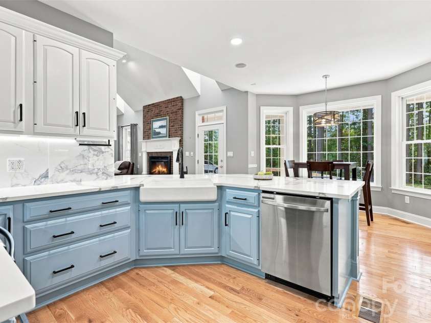 2290 Northview Harbour Drive, Sherrills Ford, NC 28673.  MLS# CAR4414469, YatesRealty ID 49135. 