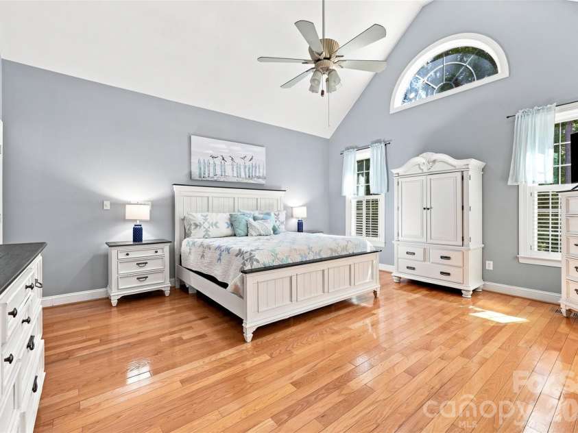 2290 Northview Harbour Drive, Sherrills Ford, NC 28673.  MLS# CAR4414469, YatesRealty ID 49135. 