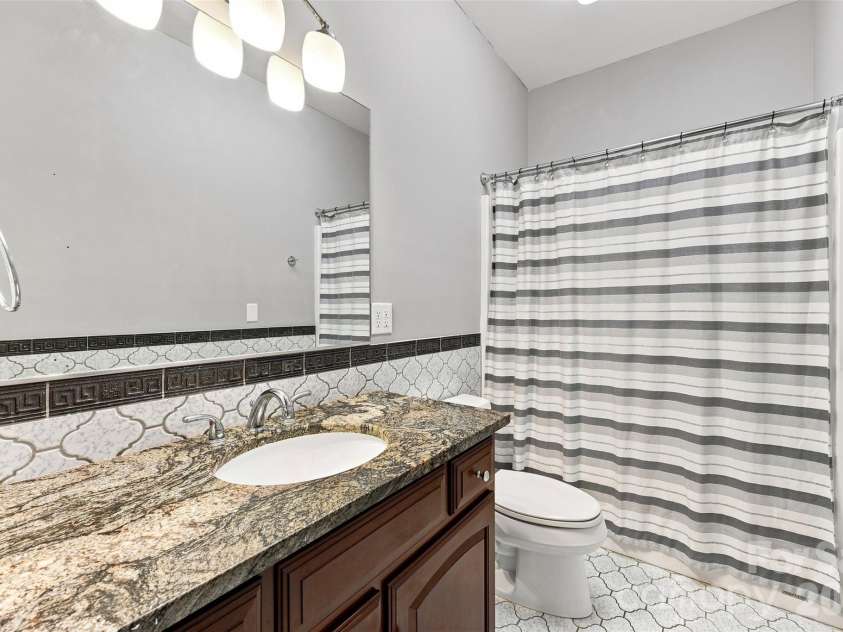 2290 Northview Harbour Drive, Sherrills Ford, NC 28673.  MLS# CAR4414469, YatesRealty ID 49135. 