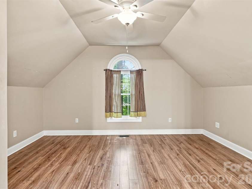 2290 Northview Harbour Drive, Sherrills Ford, NC 28673.  MLS# CAR4414469, YatesRealty ID 49135. 