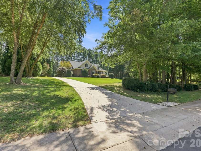 2290 Northview Harbour Drive, Sherrills Ford, NC 28673.  MLS# CAR4414469, YatesRealty ID 49135. 