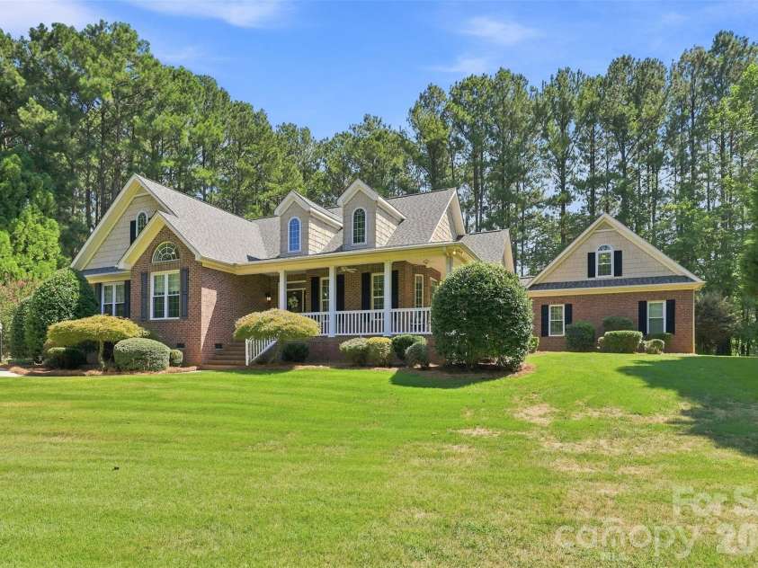 2290 Northview Harbour Drive, Sherrills Ford, NC 28673.  MLS# CAR4414469, YatesRealty ID 49135. 