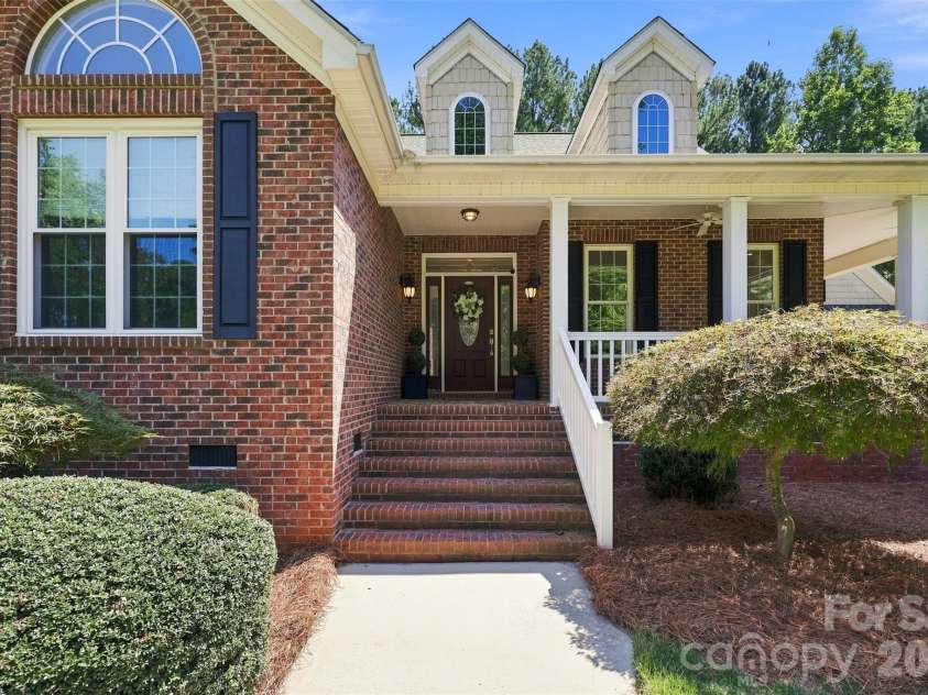 2290 Northview Harbour Drive, Sherrills Ford, NC 28673.  MLS# CAR4414469, YatesRealty ID 49135. 