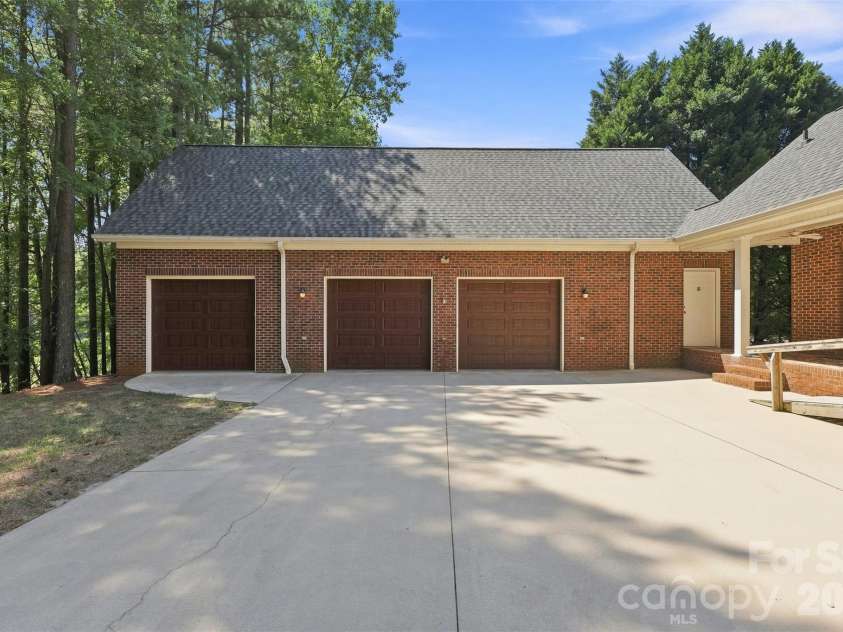 2290 Northview Harbour Drive, Sherrills Ford, NC 28673.  MLS# CAR4414469, YatesRealty ID 49135. 