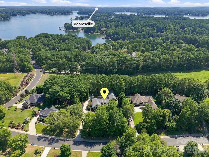 2290 Northview Harbour Drive, Sherrills Ford, NC 28673.  MLS# CAR4414469, YatesRealty ID 49135. 