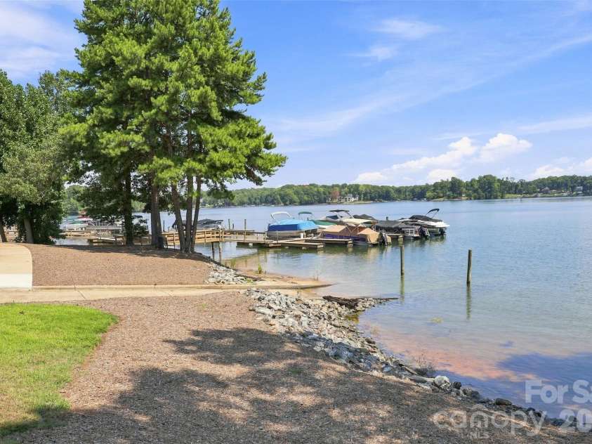 2290 Northview Harbour Drive, Sherrills Ford, NC 28673.  MLS# CAR4414469, YatesRealty ID 49135. 