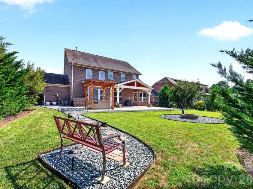 11322 Brangus Lane, Charlotte, NC 28227.  MLS# CAR4414789, YatesRealty ID 49136. 
