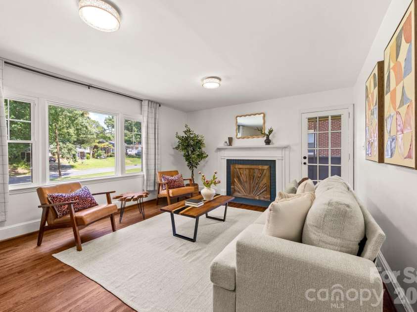 2220 Arnold Drive, Charlotte, NC 28205.  MLS# CAR4408583, YatesRealty ID 49137. 