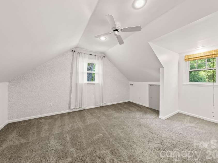 2220 Arnold Drive, Charlotte, NC 28205.  MLS# CAR4408583, YatesRealty ID 49137. 