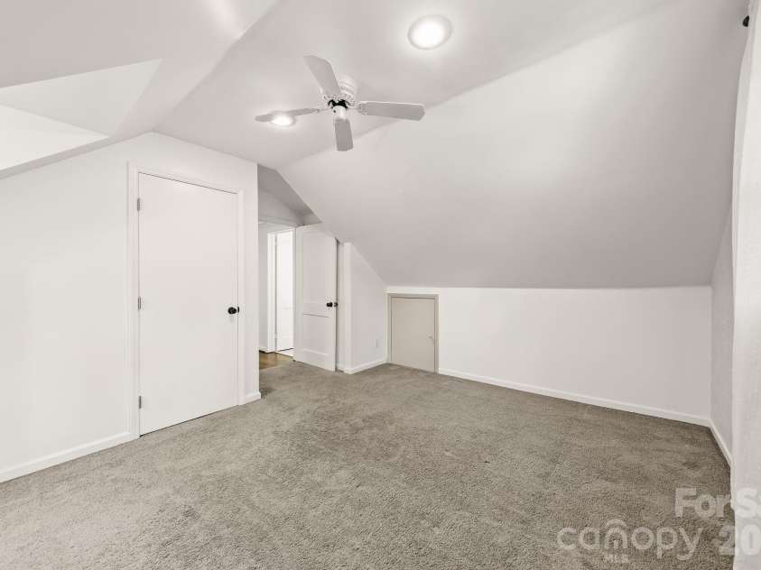 2220 Arnold Drive, Charlotte, NC 28205.  MLS# CAR4408583, YatesRealty ID 49137. 
