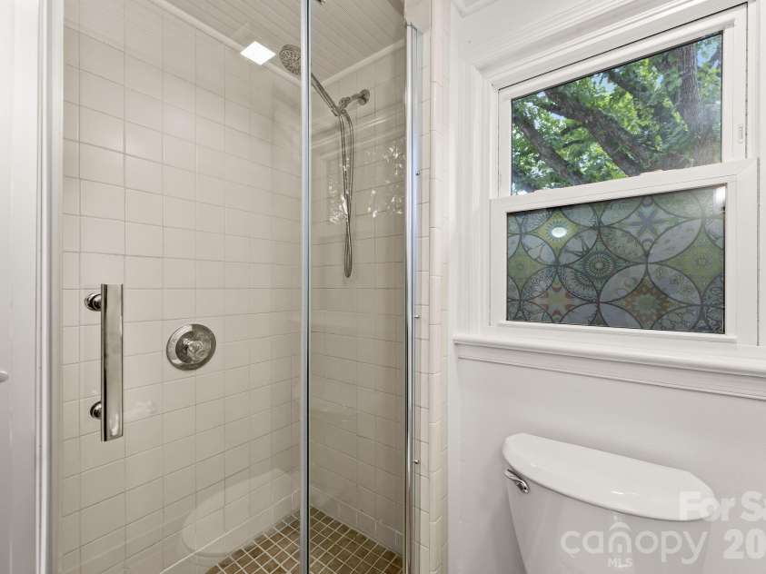 2220 Arnold Drive, Charlotte, NC 28205.  MLS# CAR4408583, YatesRealty ID 49137. 