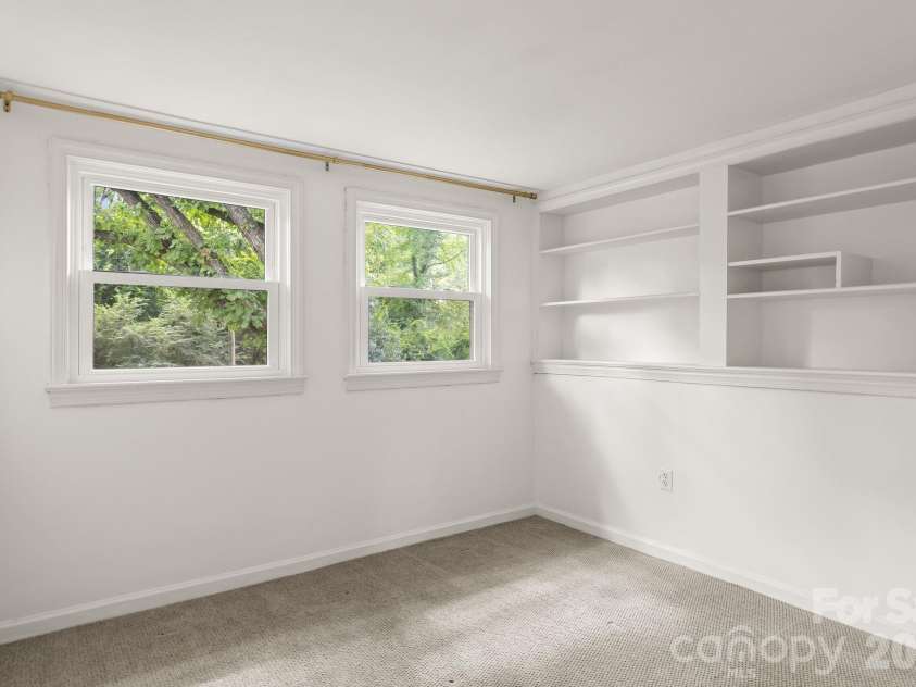2220 Arnold Drive, Charlotte, NC 28205.  MLS# CAR4408583, YatesRealty ID 49137. 