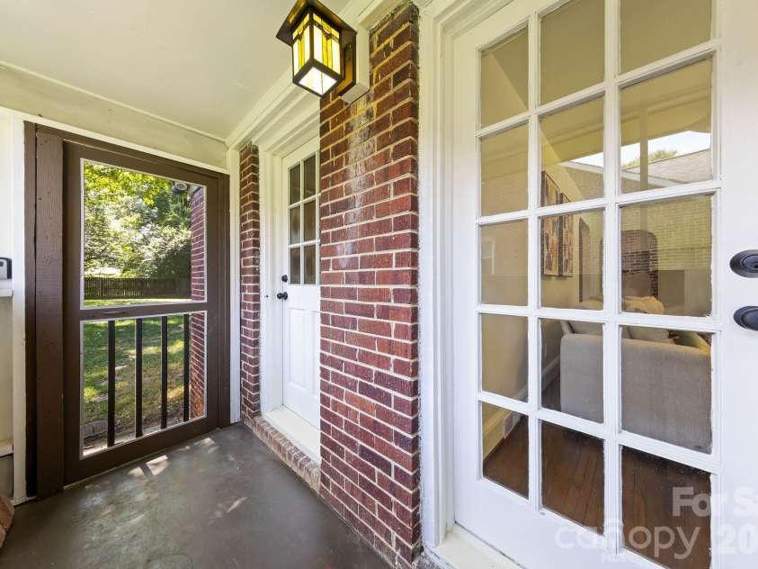 2220 Arnold Drive, Charlotte, NC 28205.  MLS# CAR4408583, YatesRealty ID 49137. 
