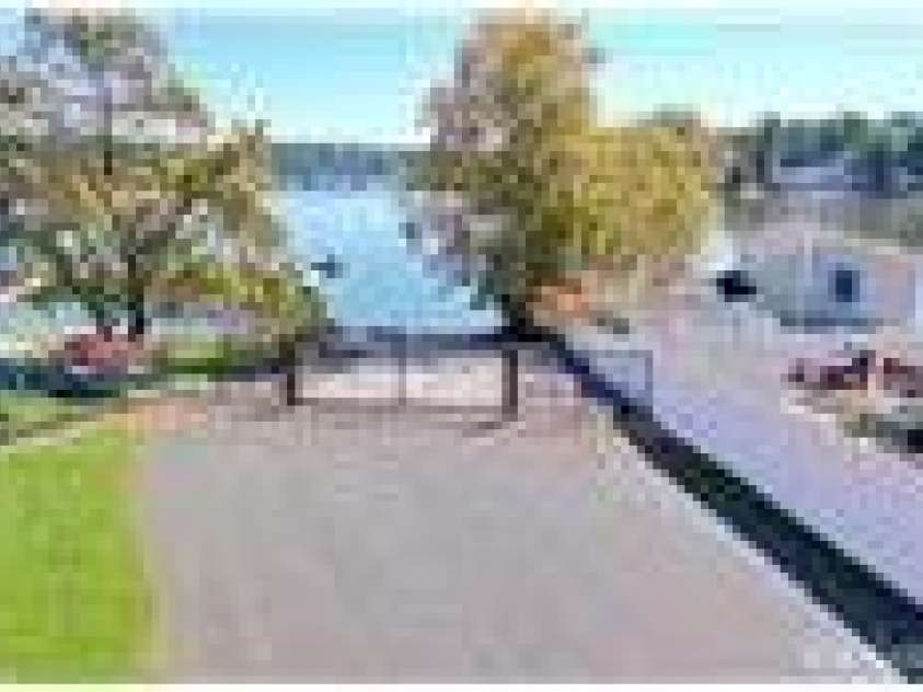 150 Rivers Edge Place, Lexington, NC 27292.  MLS# CAR4244723, YatesRealty ID 4914. Boat ramp