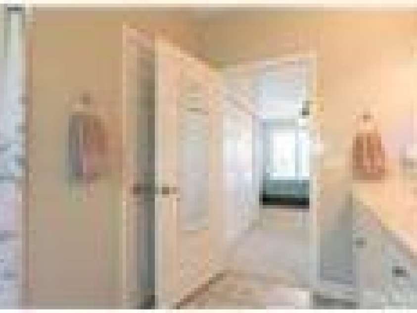 150 Rivers Edge Place, Lexington, NC 27292.  MLS# CAR4244723, YatesRealty ID 4914. Primary en-suite