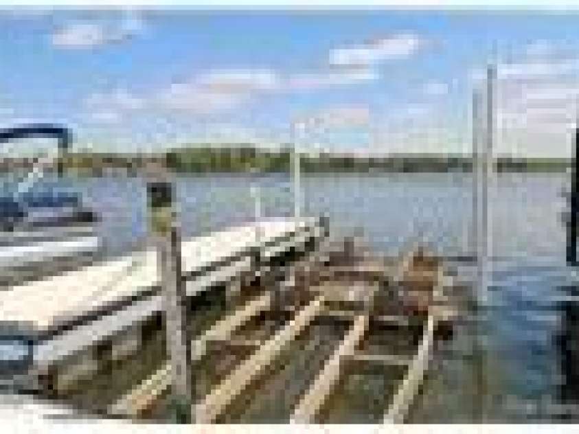 150 Rivers Edge Place, Lexington, NC 27292.  MLS# CAR4244723, YatesRealty ID 4914. Private slip w/lift