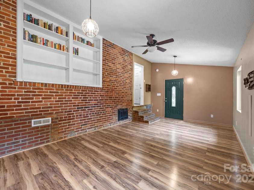 2 Enka Orchard Street, Candler, NC 28715.  MLS# CAR4270058, YatesRealty ID 4914. 