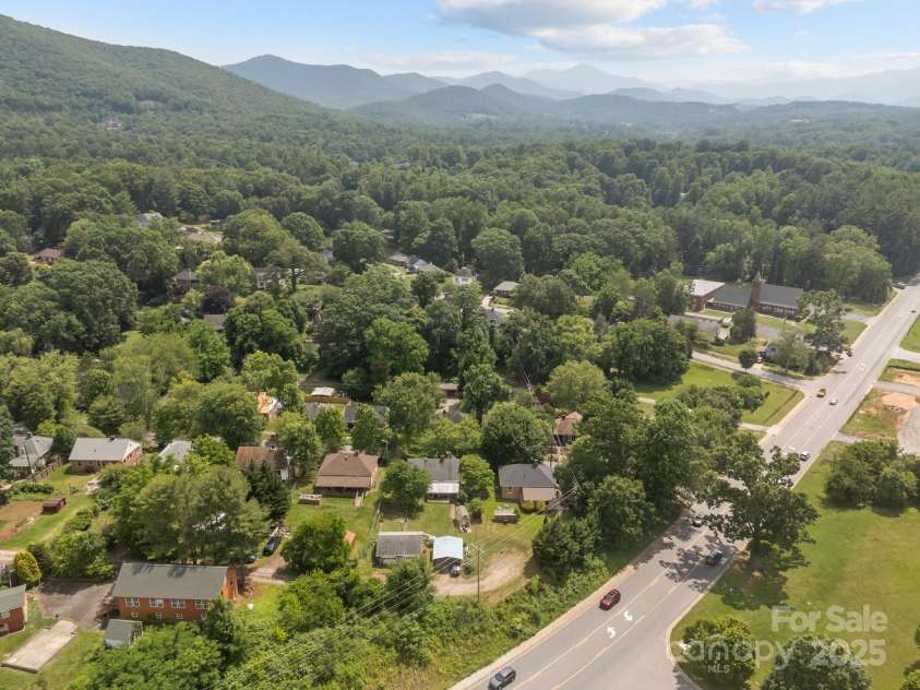 2 Enka Orchard Street, Candler, NC 28715.  MLS# CAR4270058, YatesRealty ID 4914. 