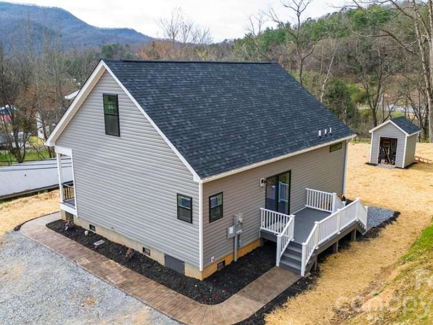 67 Patterson Drive, Dillsboro, NC 28725.  MLS# CAR4359654, YatesRealty ID 4914. 